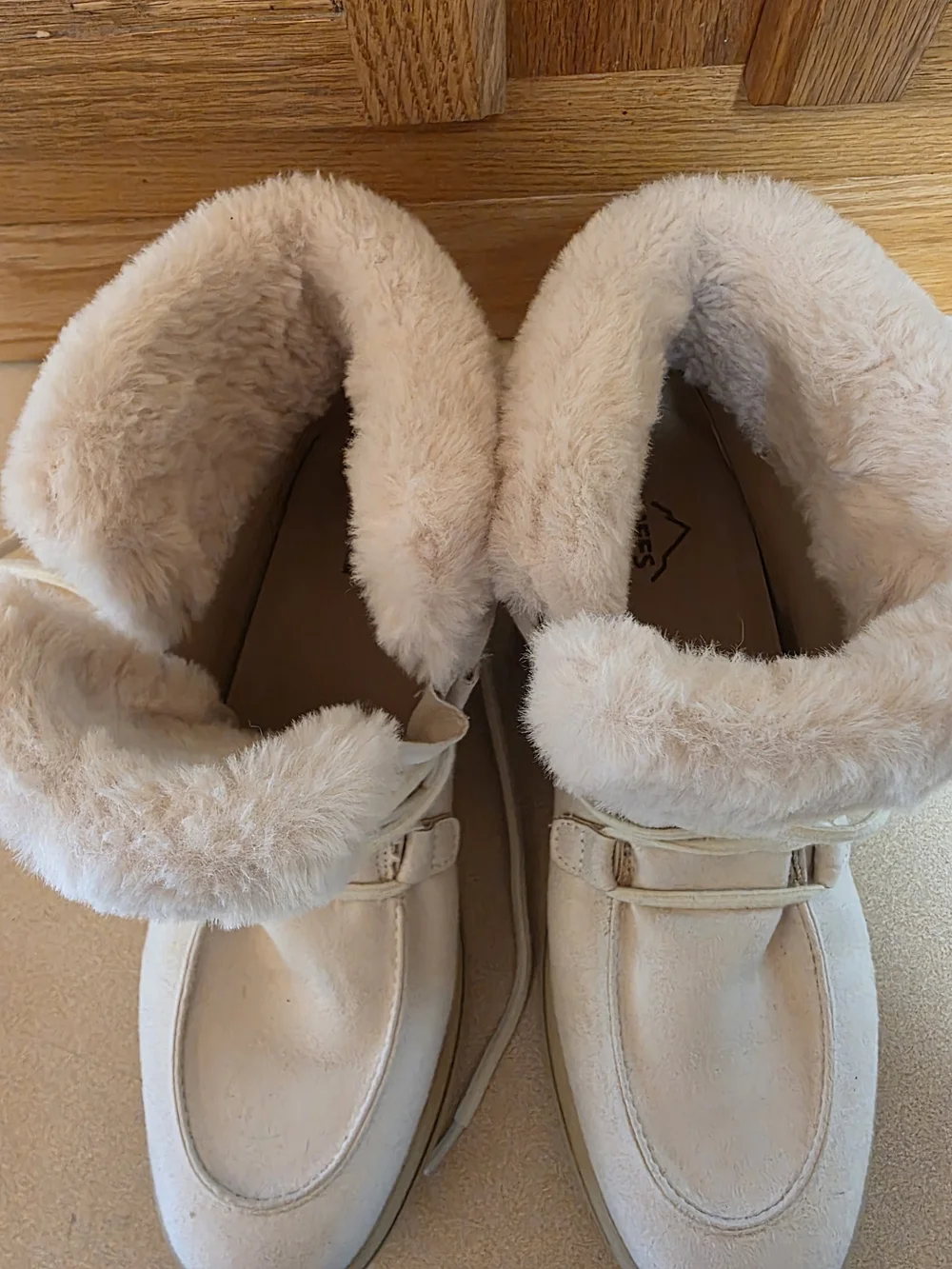 Cliffs by WHITE MOUNTAIN stylish cream